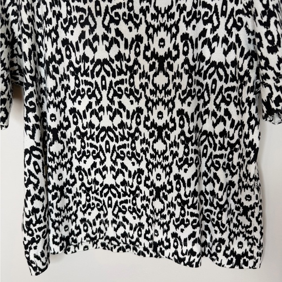 Chico’s Black White Animal Print 100% Pima Cotton V Neck Top Size 3 XL - Picture 7 of 10
